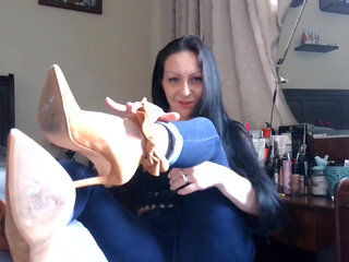 Silent Heel Tease