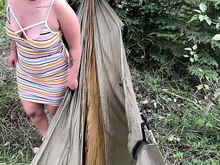 Horny blonde rubs her wet pussy in public