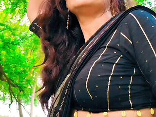 Horny Bengali secretary fucks her boss in Delhi to maintain her sexy figure