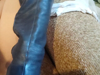 Boot Humping and Squirt, Custom