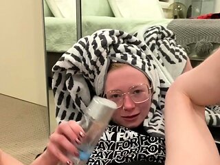 Large amateur cam woman uses two of her toys to masturbate